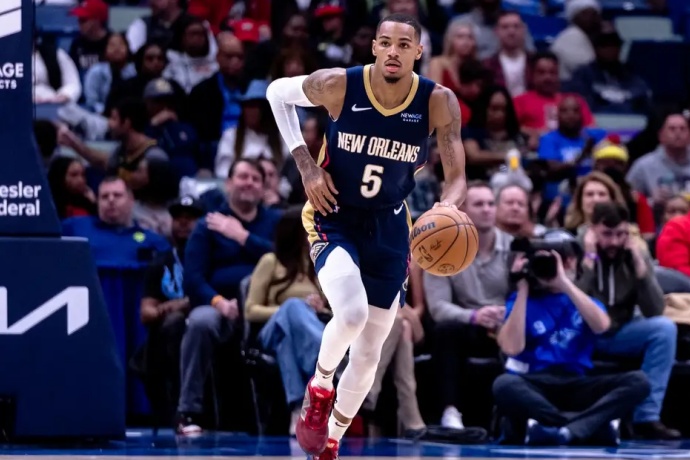 穆雷直言在鹈鹕未获任何支持，球队内部矛盾浮出水面